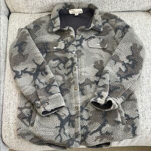 Cozy Vintage Havana Sherpa Camo Jacket large